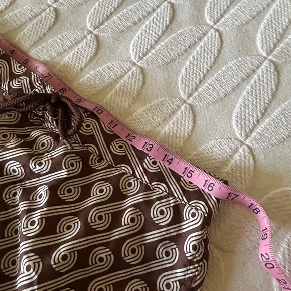 GUC Penguin brand swim trunks with liner, size 32. Drawstring waist. Velcro fly. - Picture 10 of 12